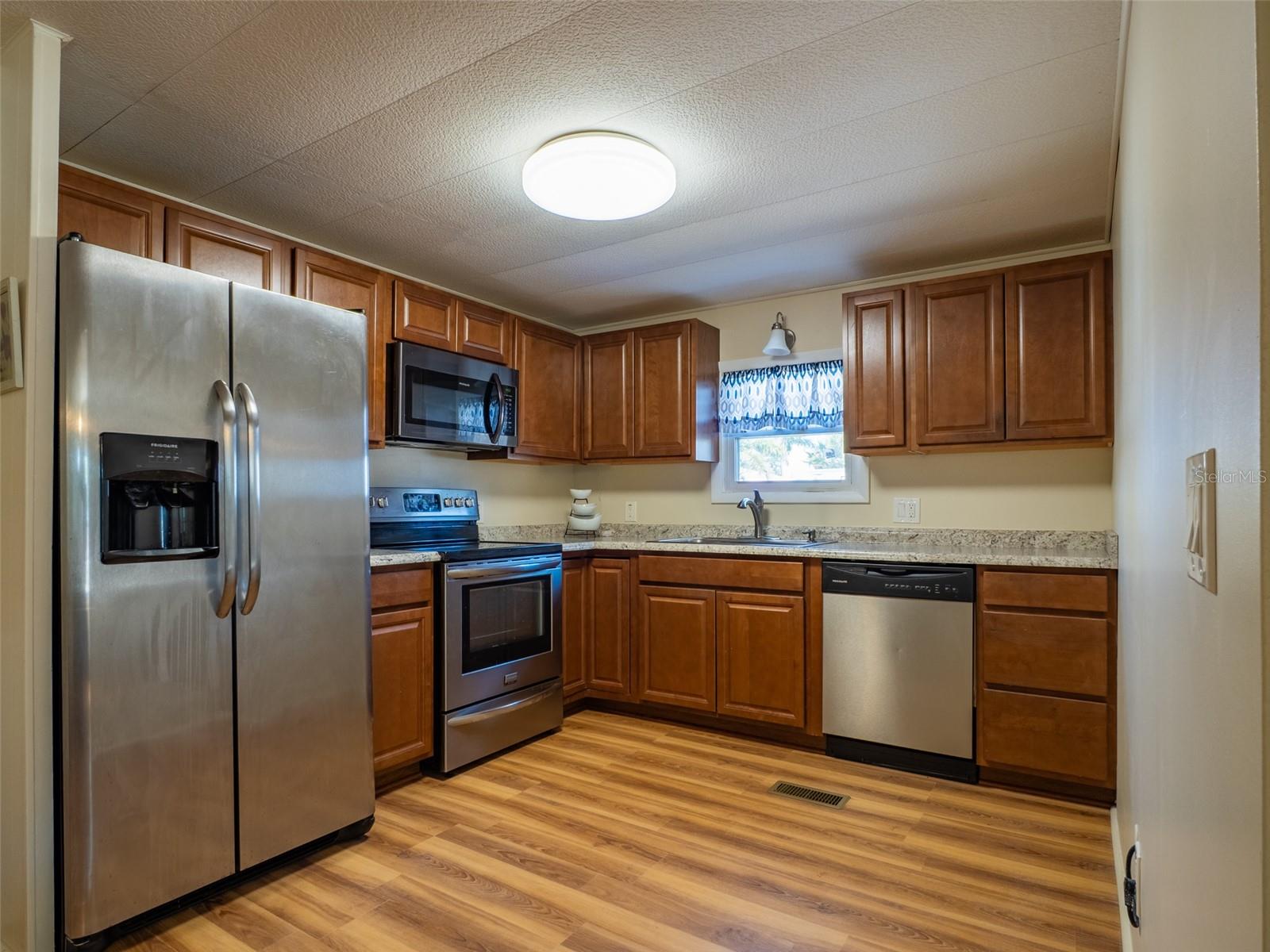 401 Denice Dr #401, Seminole, FL 33772