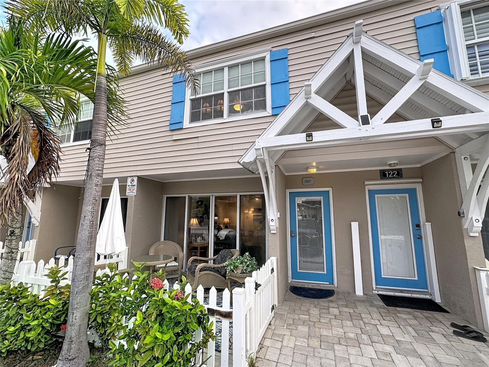 120 52nd St, Holmes Beach, FL 34217