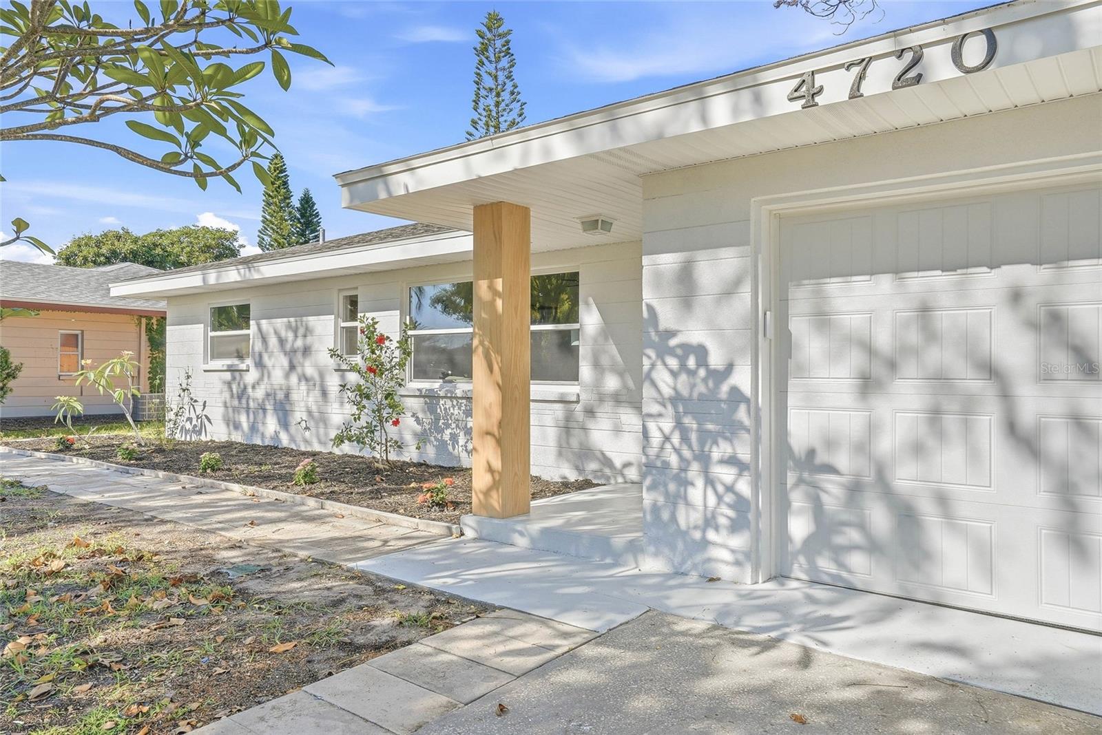 4720 Mohegan Rd, St Petersburg, FL 33708