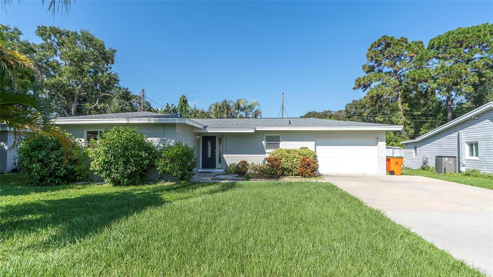 8272 127th St, Seminole, FL 33776