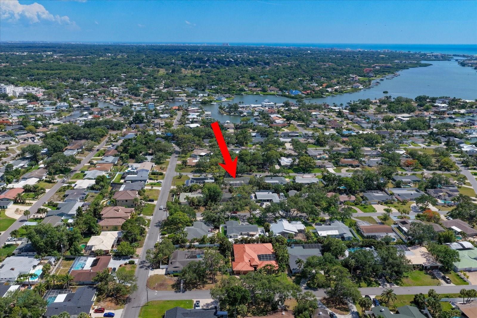 802 Allamanda Dr, Largo, FL 33770