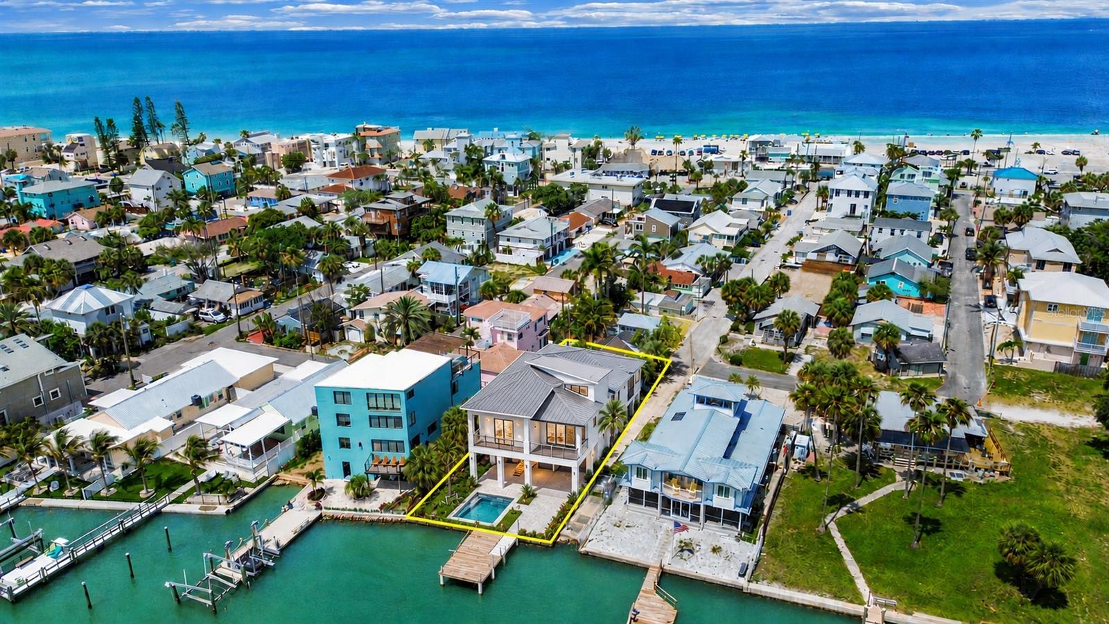 201 90th Ave, Treasure Island, FL 33706