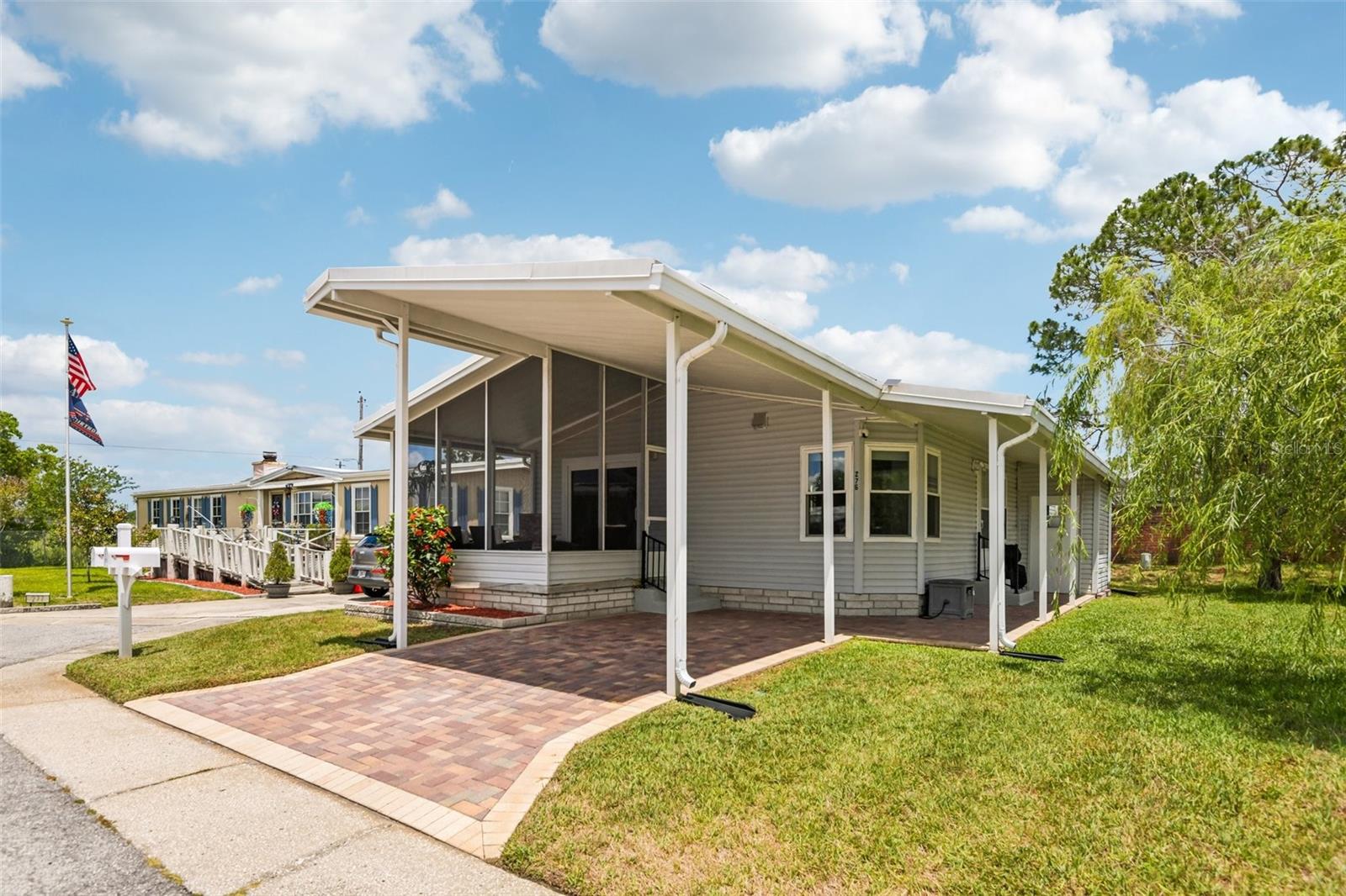 276 Pelican Dr N, Oldsmar, FL 34677