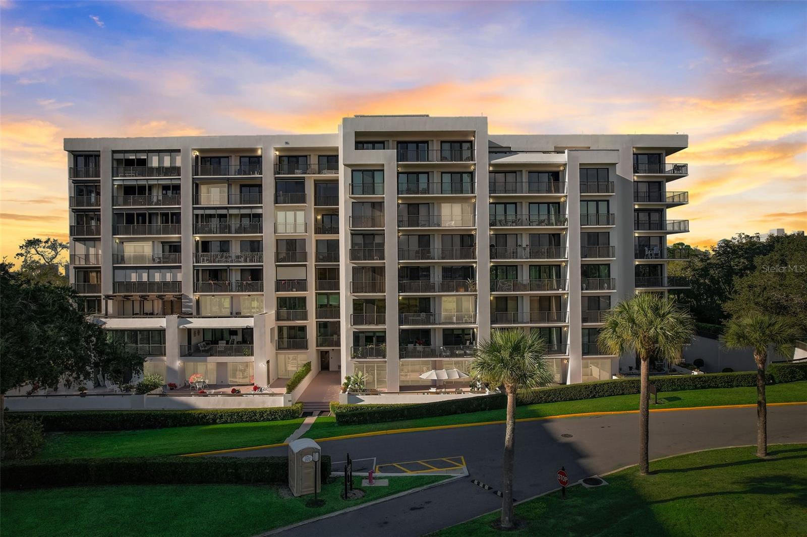 6 Belleview Blvd #101, Belleair, FL 33756