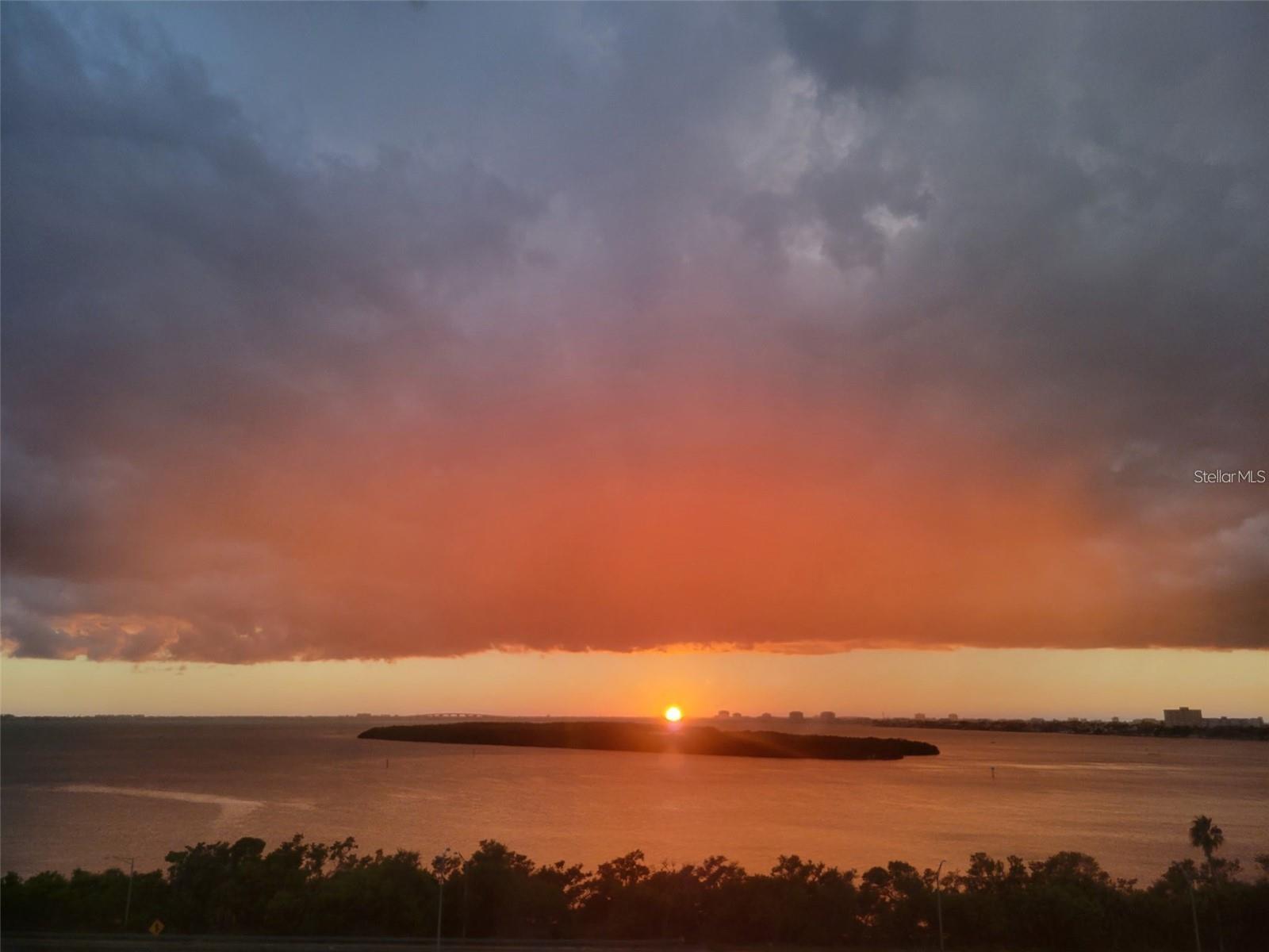 7100 Sunshine Skyway Ln S #906, St Petersburg, FL 33711