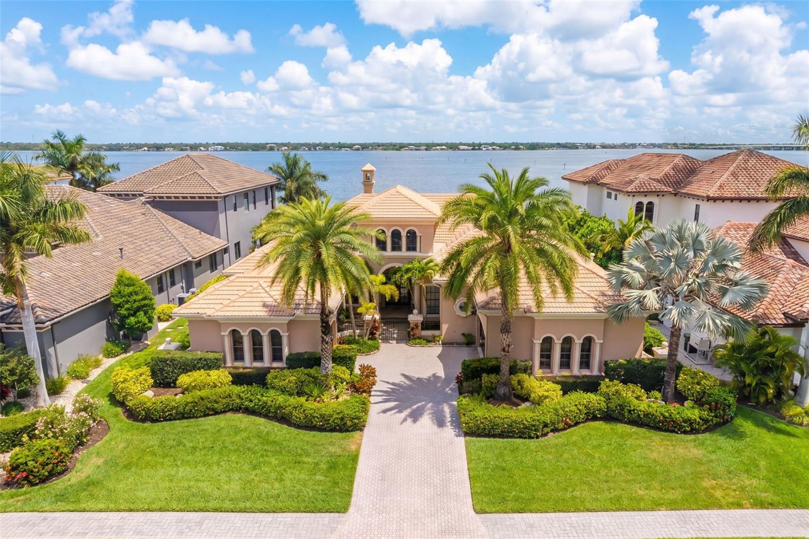 4015 Hawk Island Dr, Bradenton, FL 34208