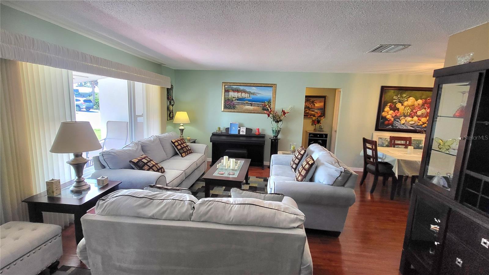 9660 44th St N, Pinellas Park, FL 33782
