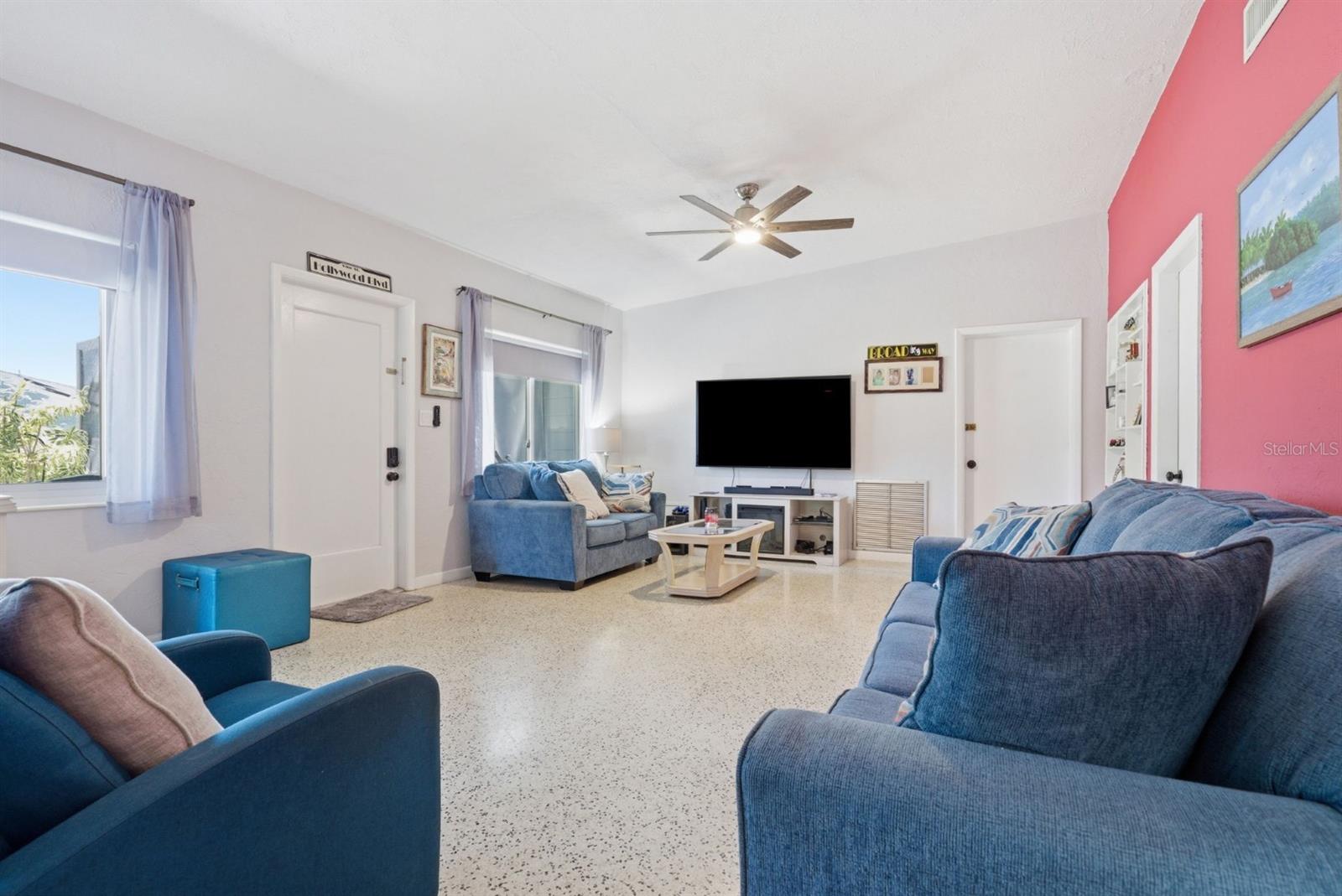 5126 104th St N, St Petersburg, FL 33708
