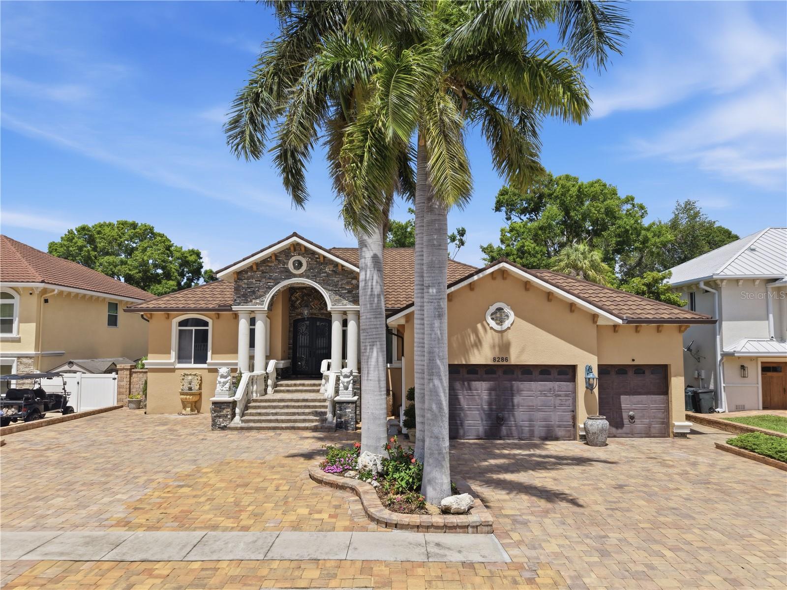8286 N 97th N St, Seminole, FL 33777