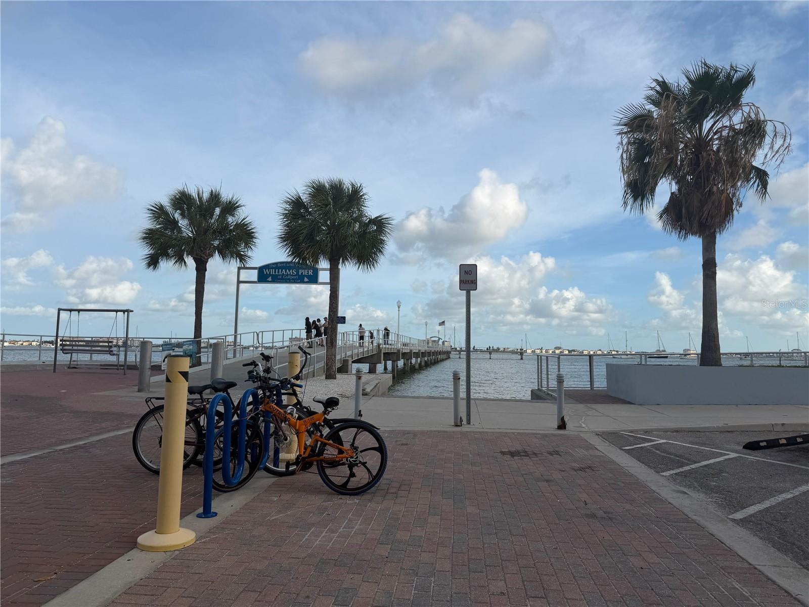 5009 9th Ave S, Gulfport, FL 33707