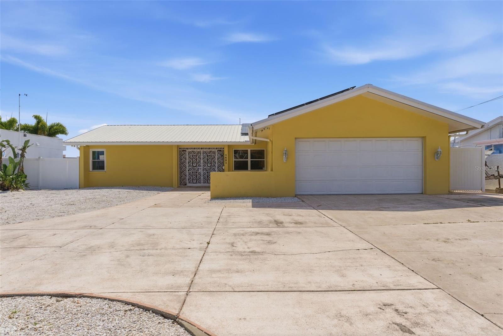 1421 Sea Gull Dr S, St Petersburg, FL 33707