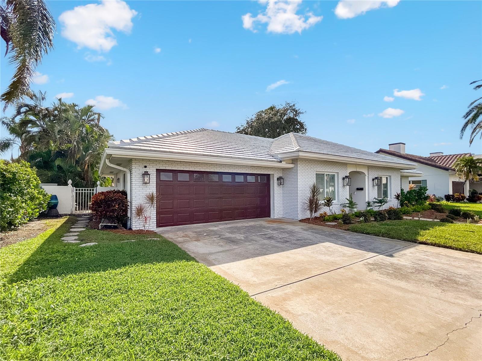 5853 Leeland St S, St Petersburg, FL 33715