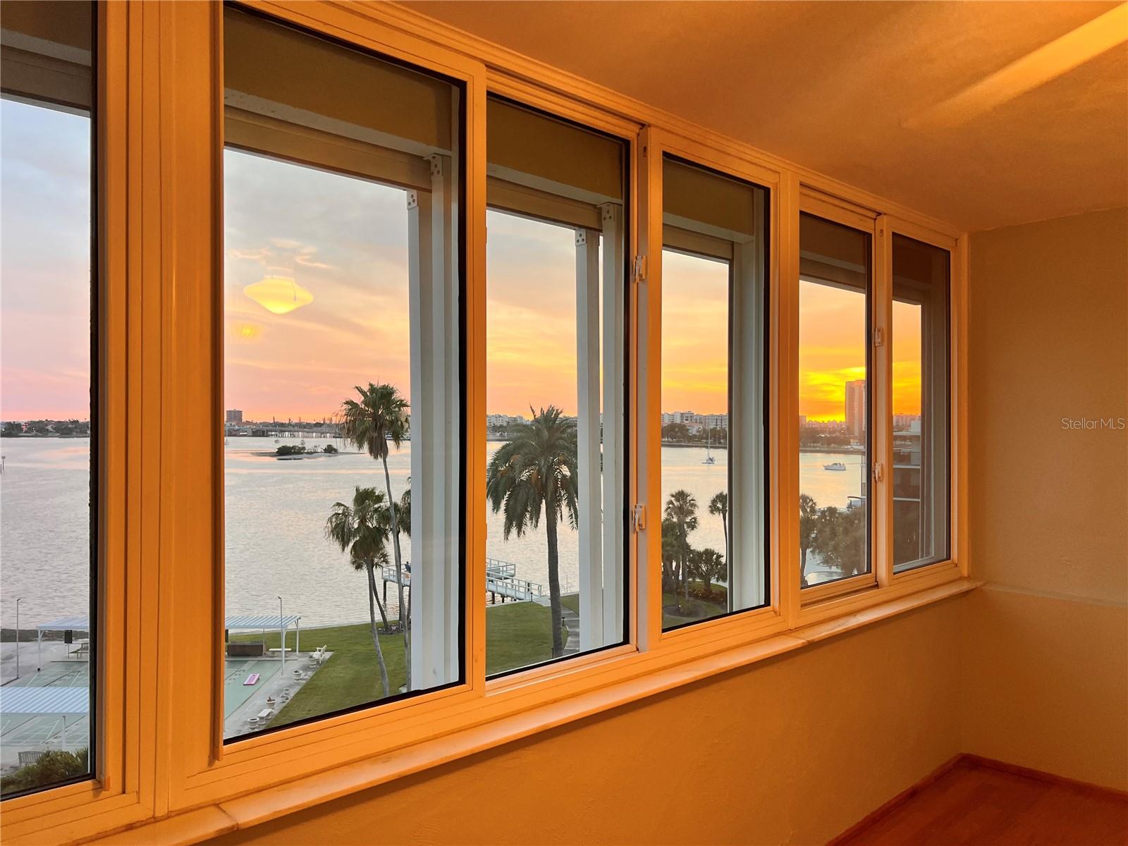1868 Shore Dr S #607, South Pasadena, FL 33707