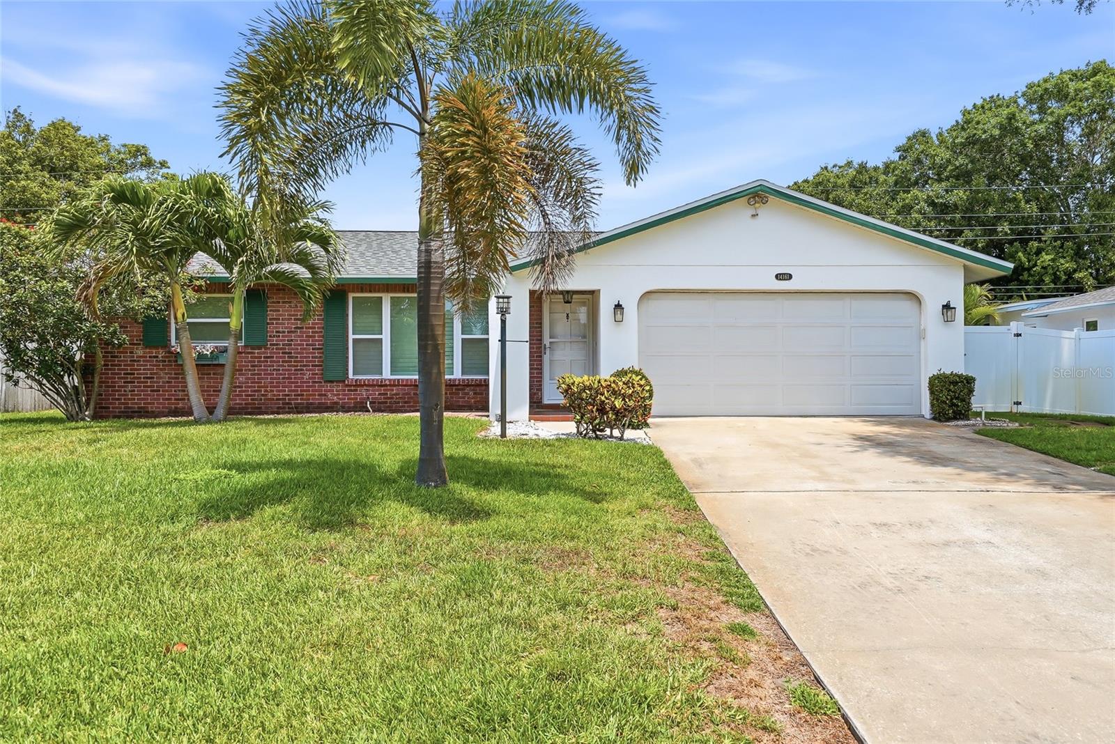 14161 Hetrick Cir N, Largo, FL 33774