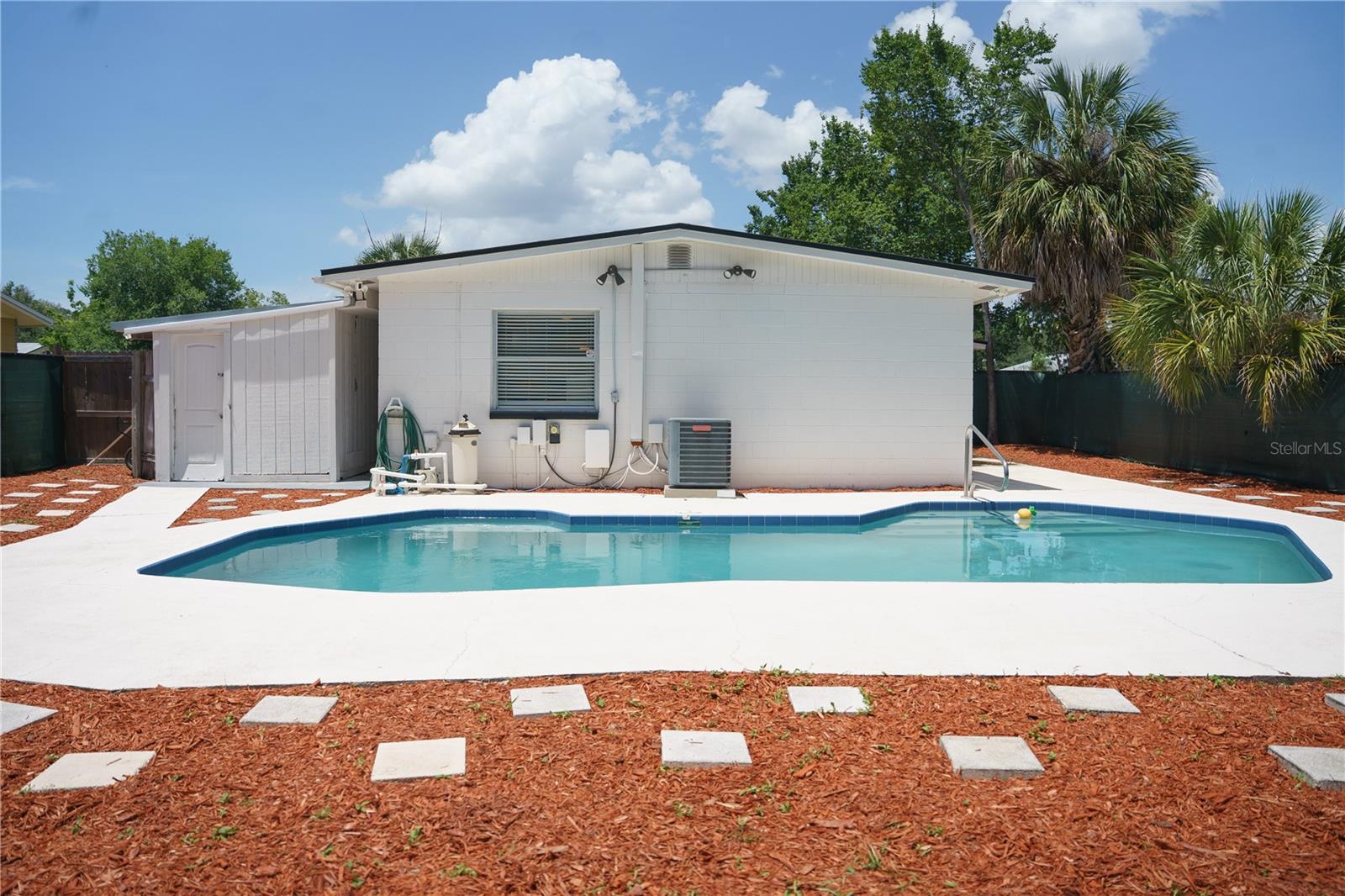 6552 S West Shore Cir, Tampa, FL 33616
