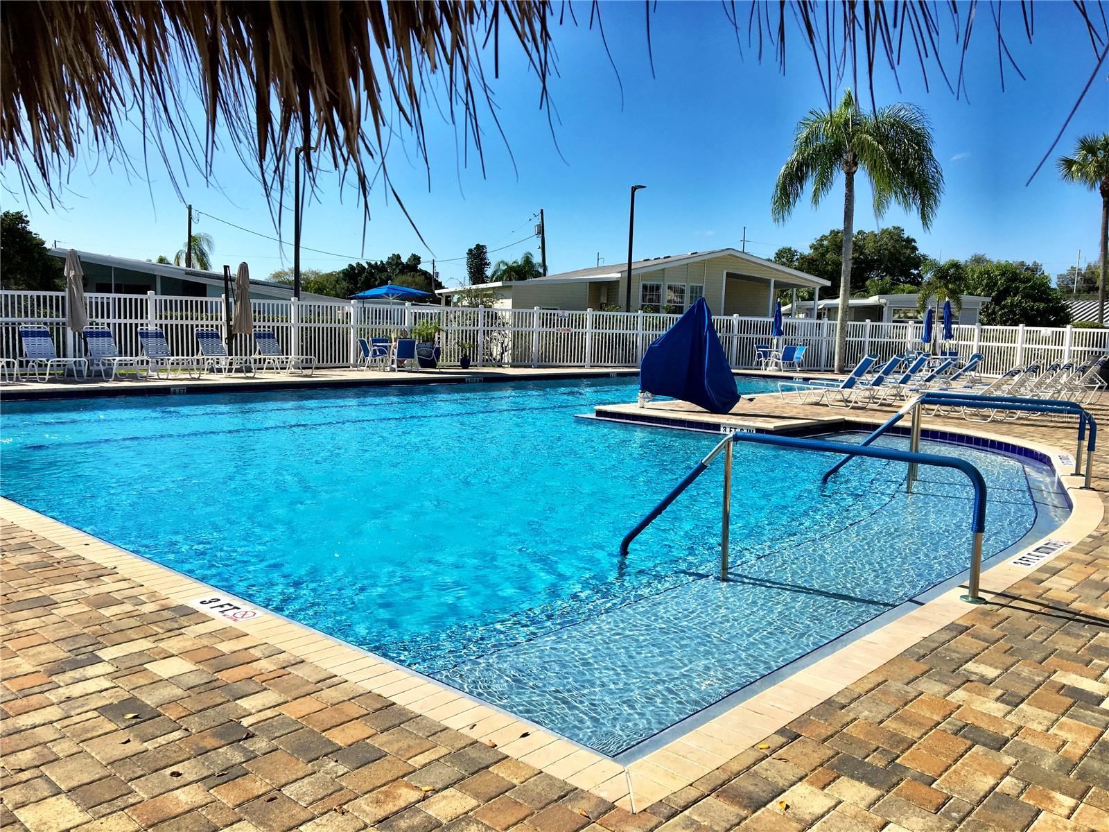 124 Americana Ct NE #214, St Petersburg, FL 33702