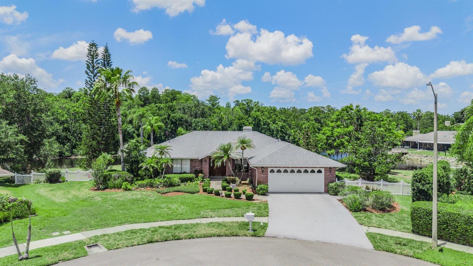 3817 Nicholas Cir, Tarpon Springs, FL 34688