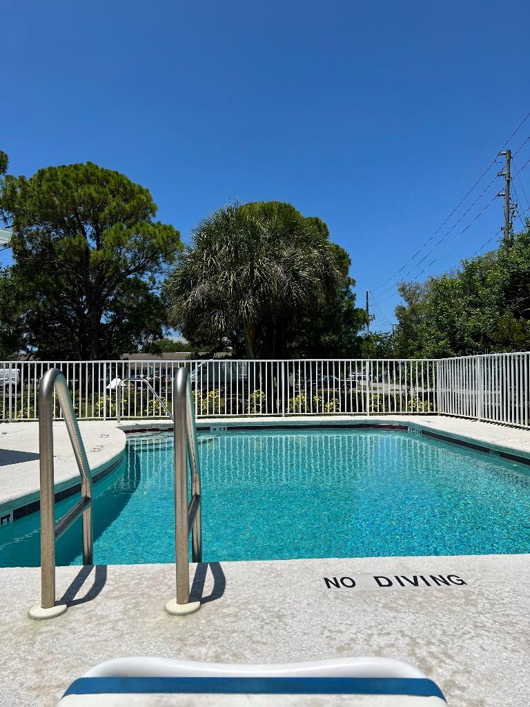 9485 Hamlin Blvd #8, Seminole, FL 33776