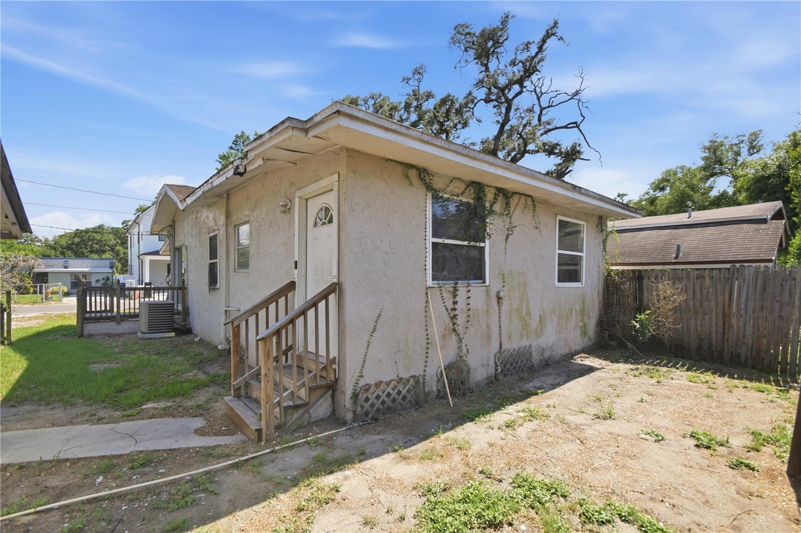 1406 E Louisiana Ave, Tampa, FL 33603