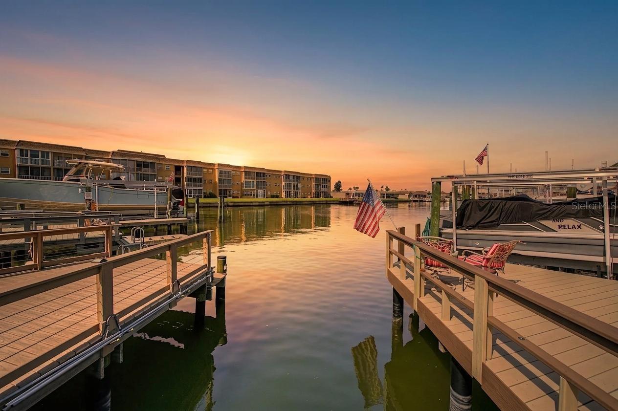 144 Boca Ciega Point Blvd N, St Petersburg, FL 33708