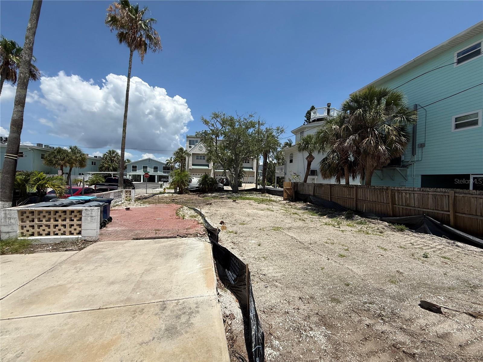 8586 E Bay Dr, Treasure Island, FL 33706