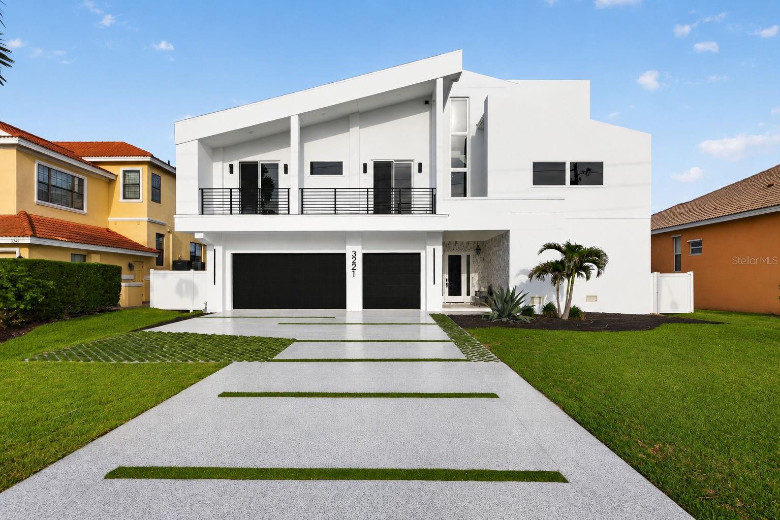 3221 Gulf Blvd, Belleair Beach, FL 33786