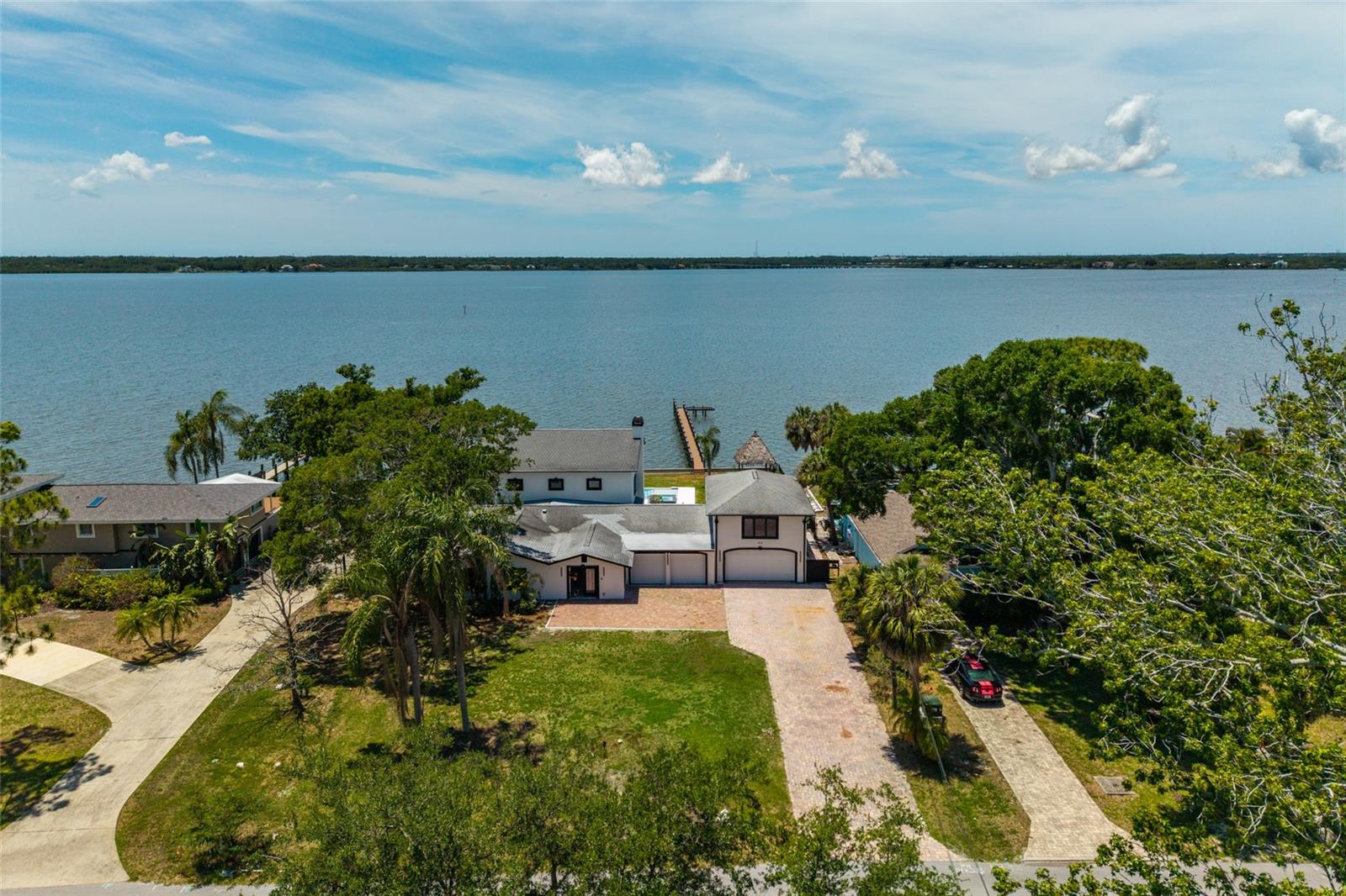 412 Shore Dr E, Oldsmar, FL 34677