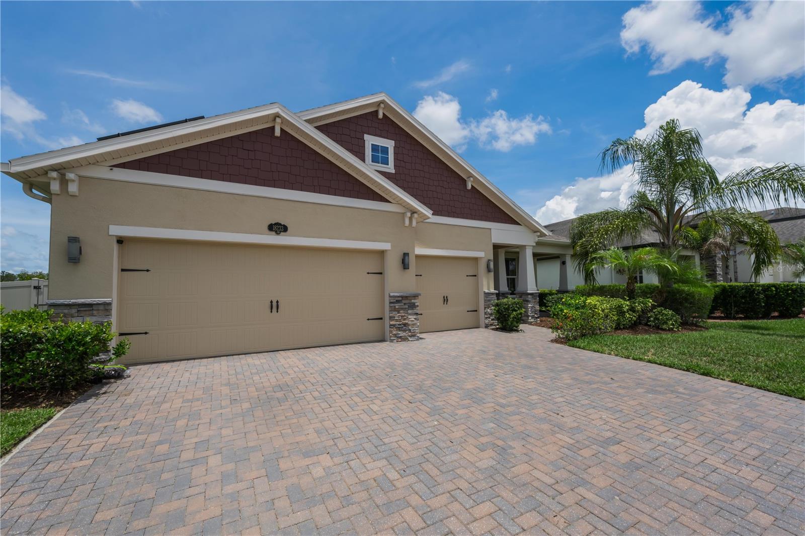 18233 Roseate Dr, Lutz, FL 33558