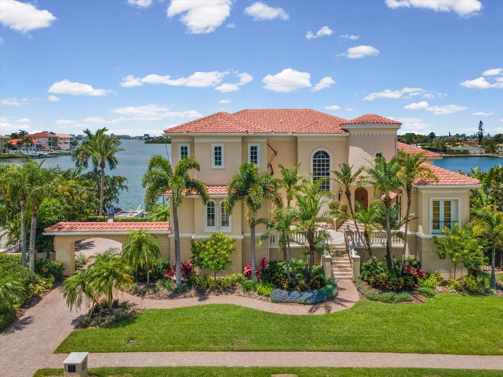6224 Pasadena Point Blvd, Gulfport, FL 33707