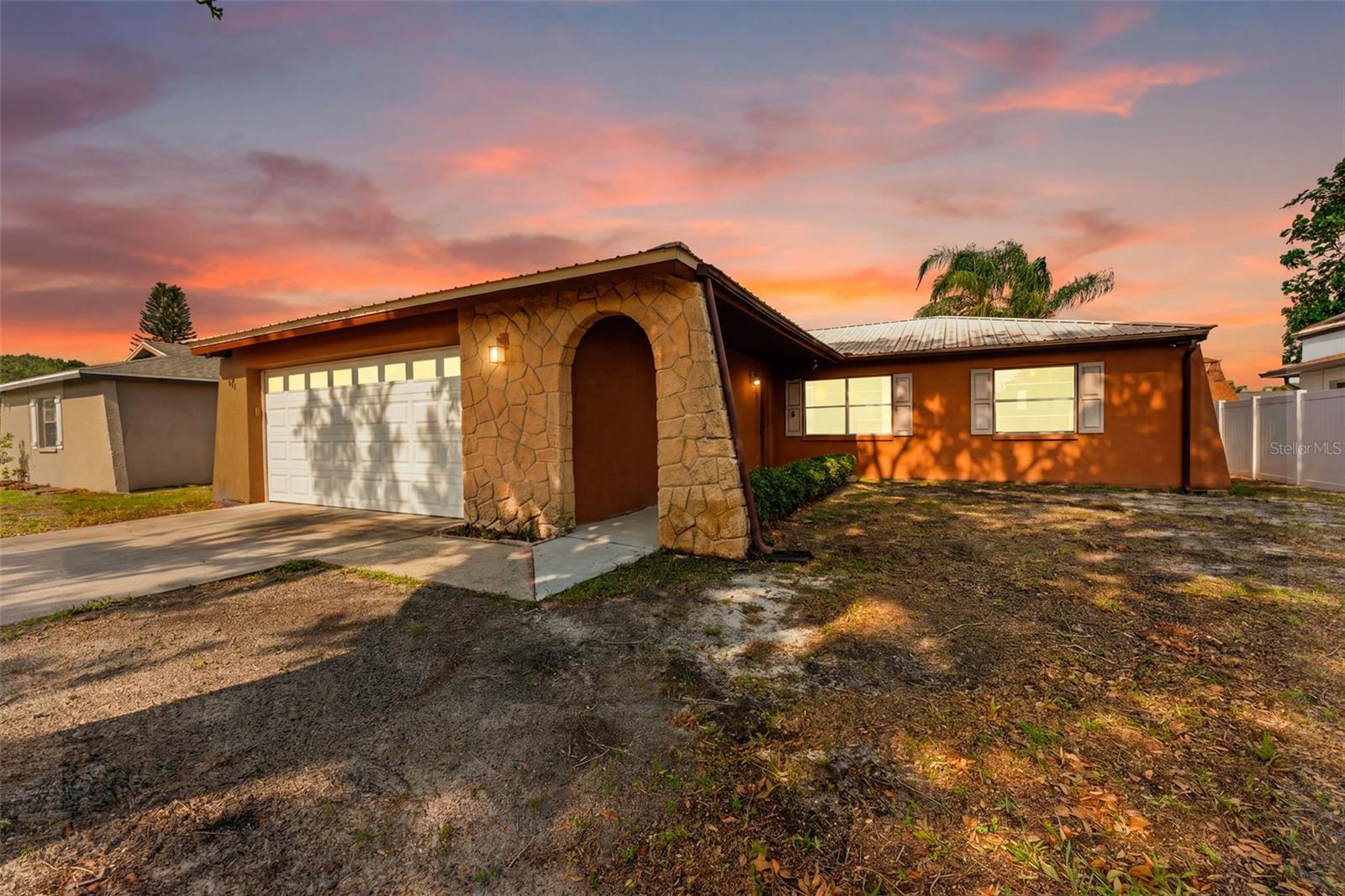 611 Tangerine Dr, Oldsmar, FL 34677