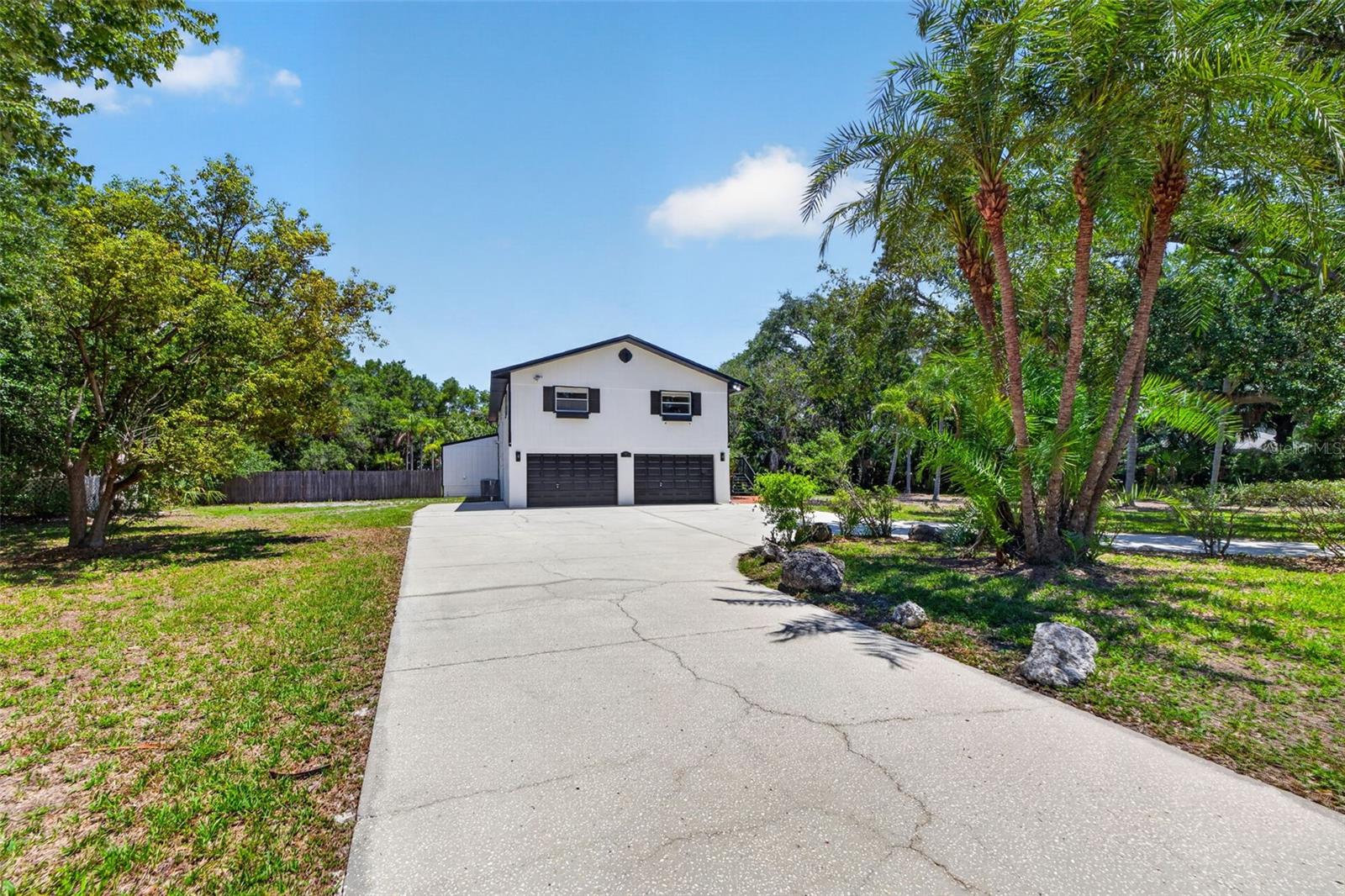 1007 State St E, Oldsmar, FL 34677
