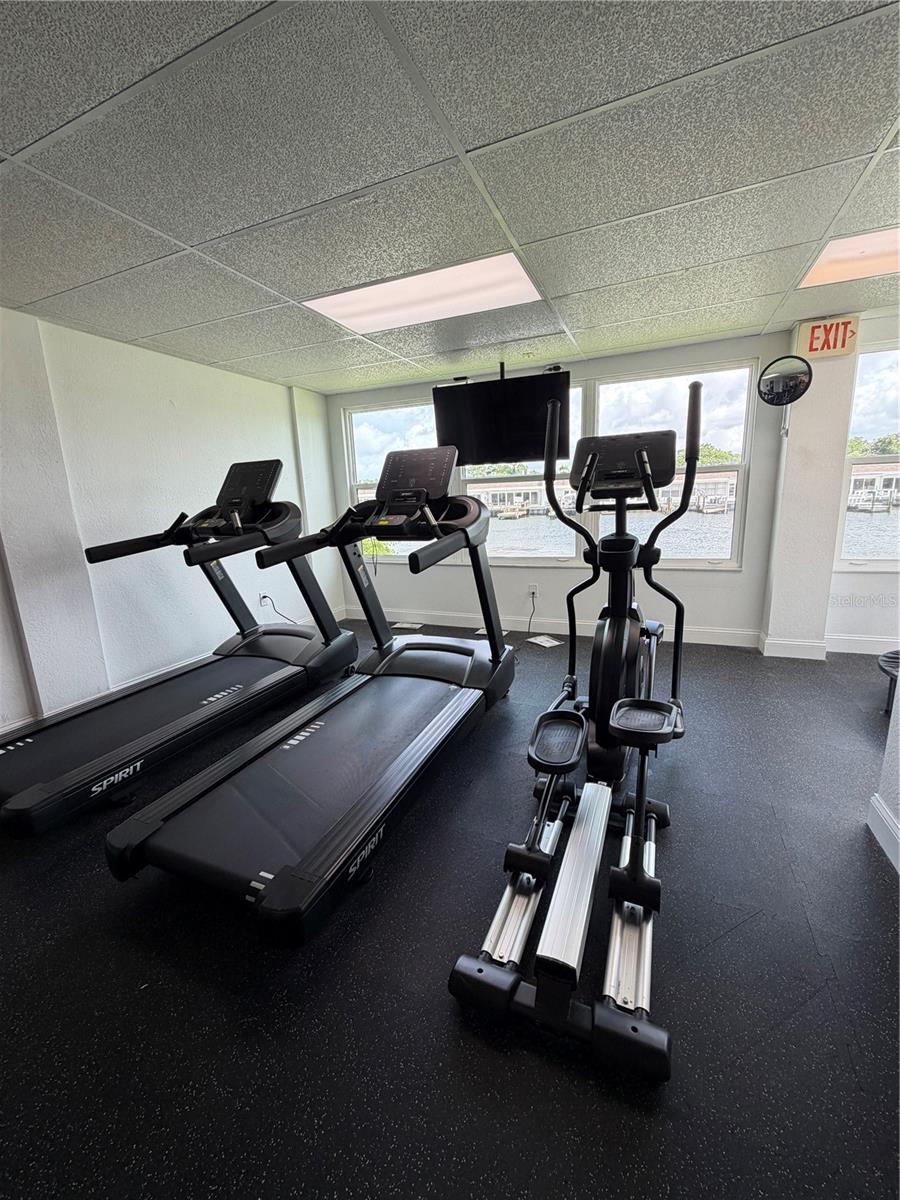 93 Boca Ciega Point Blvd N #93, St Petersburg, FL 33708