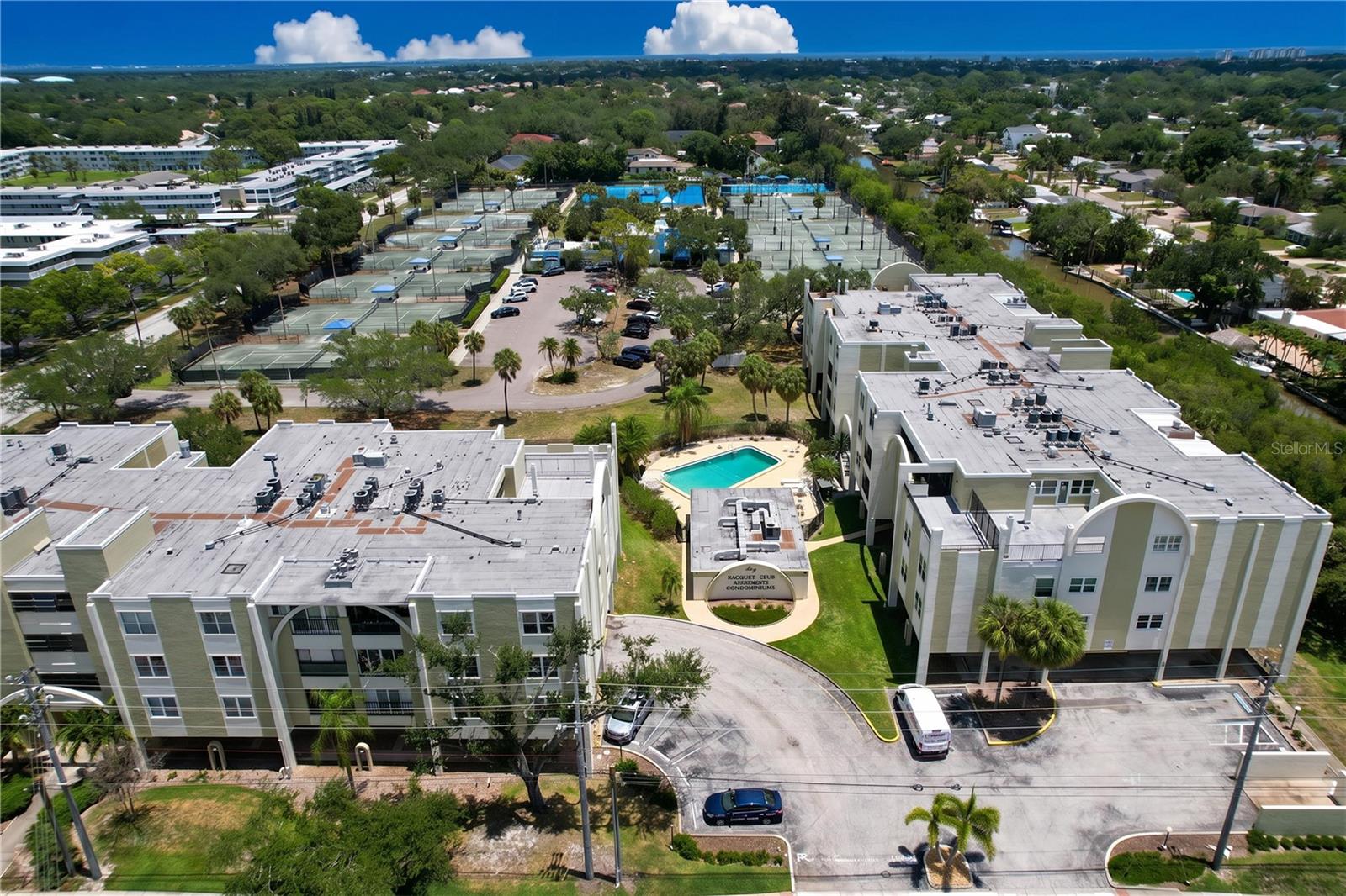 4651 1st St NE #311, St Petersburg, FL 33703