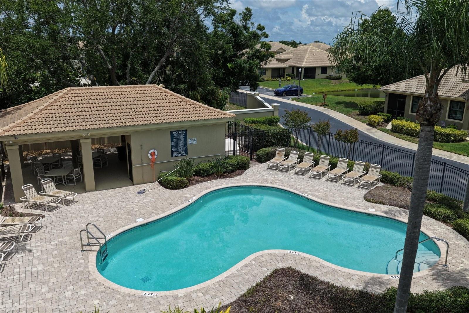 8241 Acadian Ln, Seminole, FL 33777