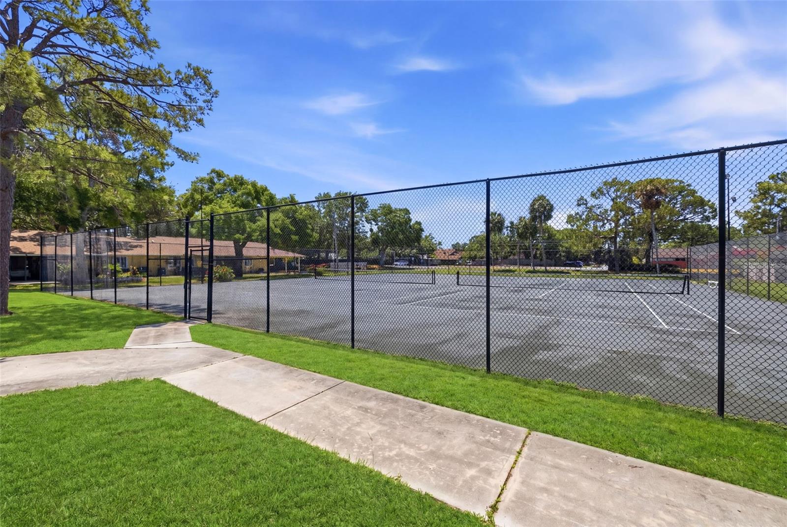 2074 Sunset Point Rd #136, Clearwater, FL 33765