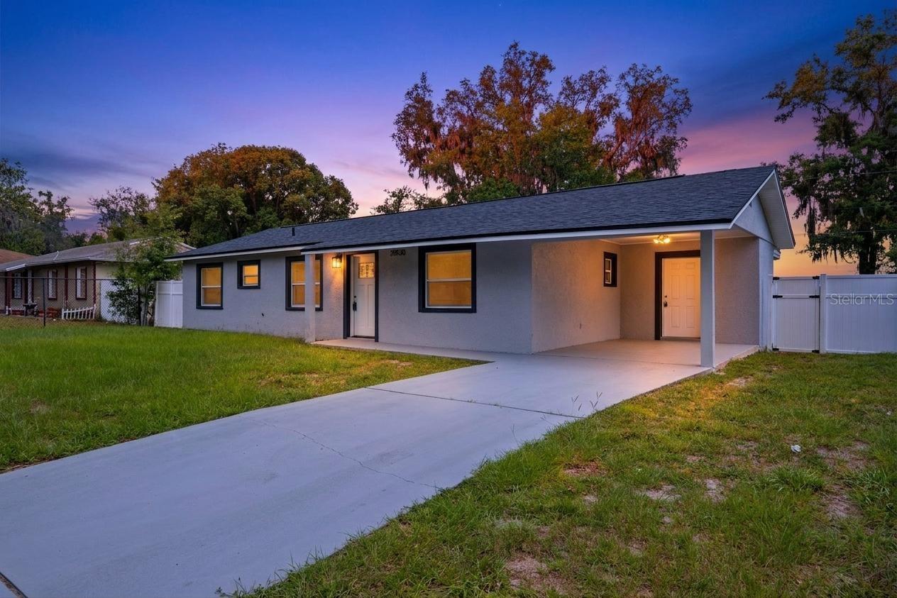 39530 Lincoln Ave, Zephyrhills, FL 33542
