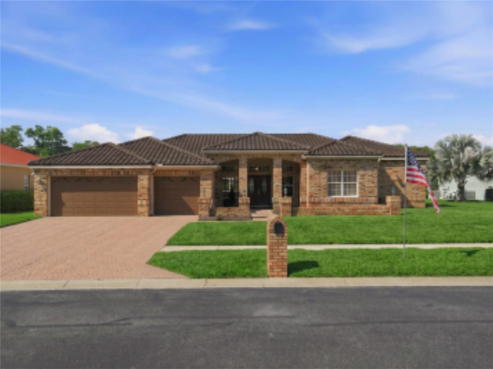 3166 Sterling St, Tarpon Springs, FL 34688