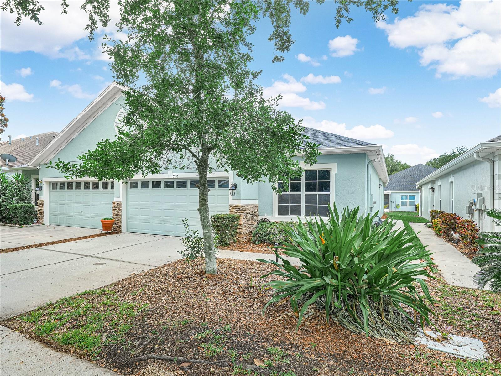 6936 Surrey Oak Dr, Apollo Beach, FL 33572
