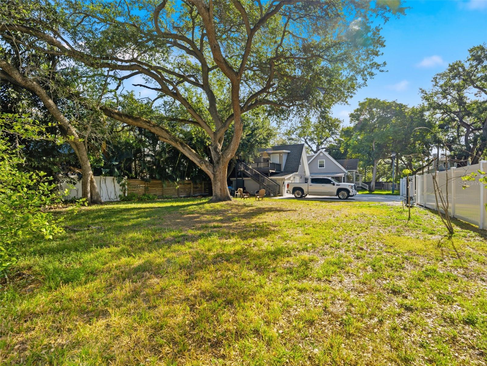 2607 W Wyoming Ave, Tampa, FL 33611