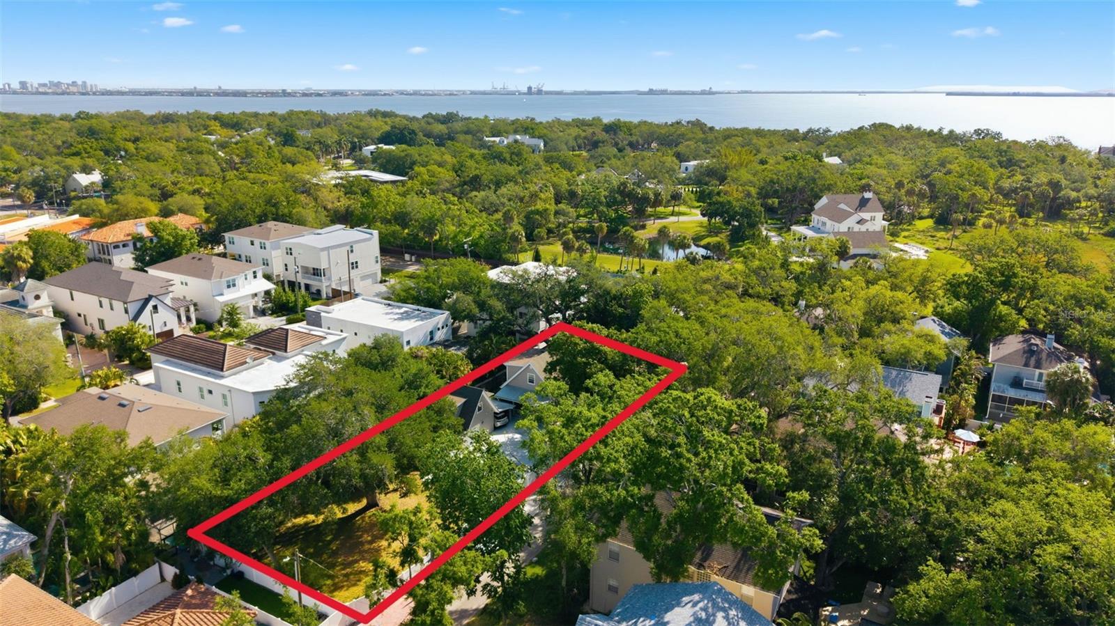 2607 W Wyoming Ave, Tampa, FL 33611