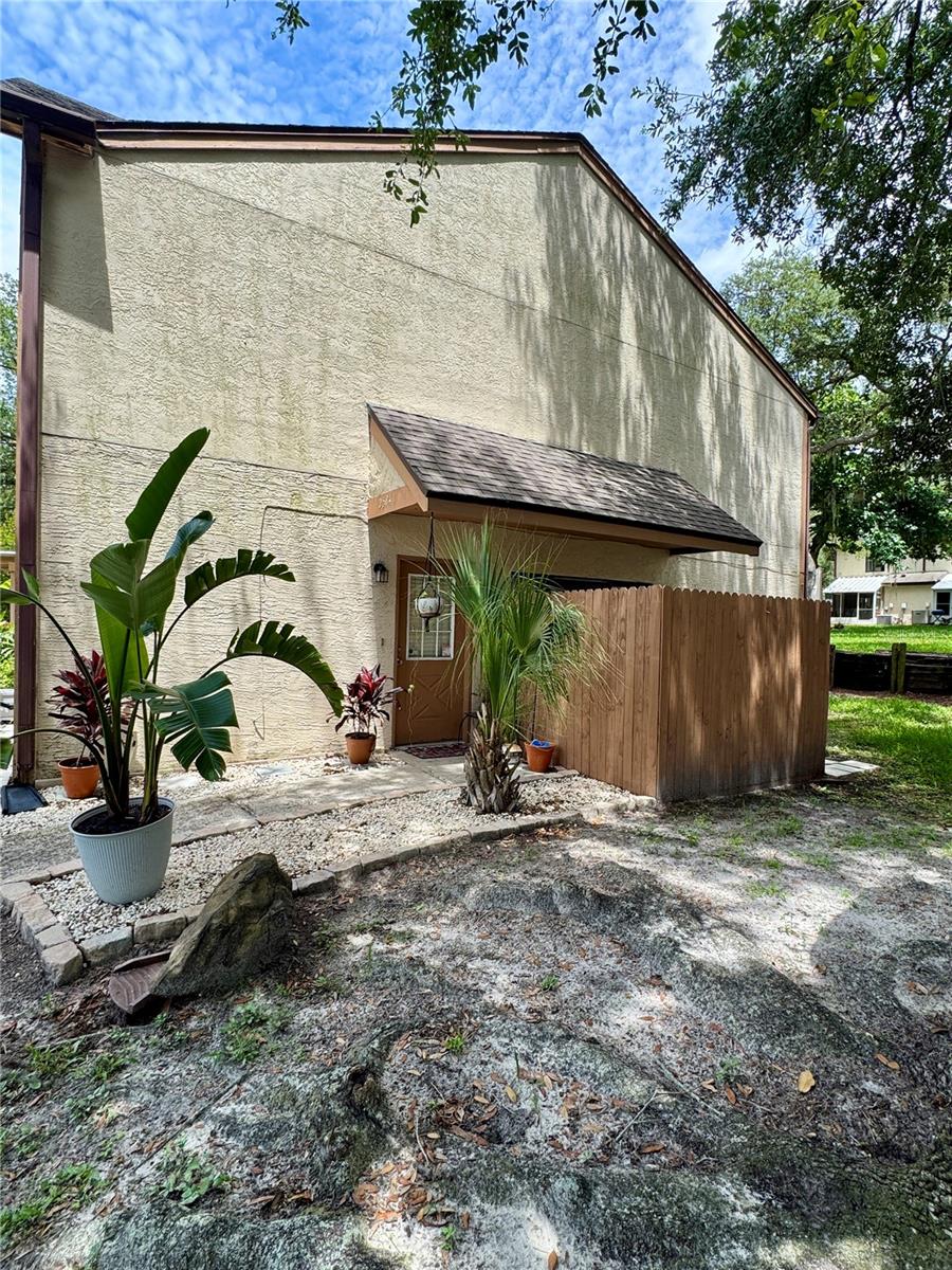 2504 Brigadoon Dr, Clearwater, FL 33759