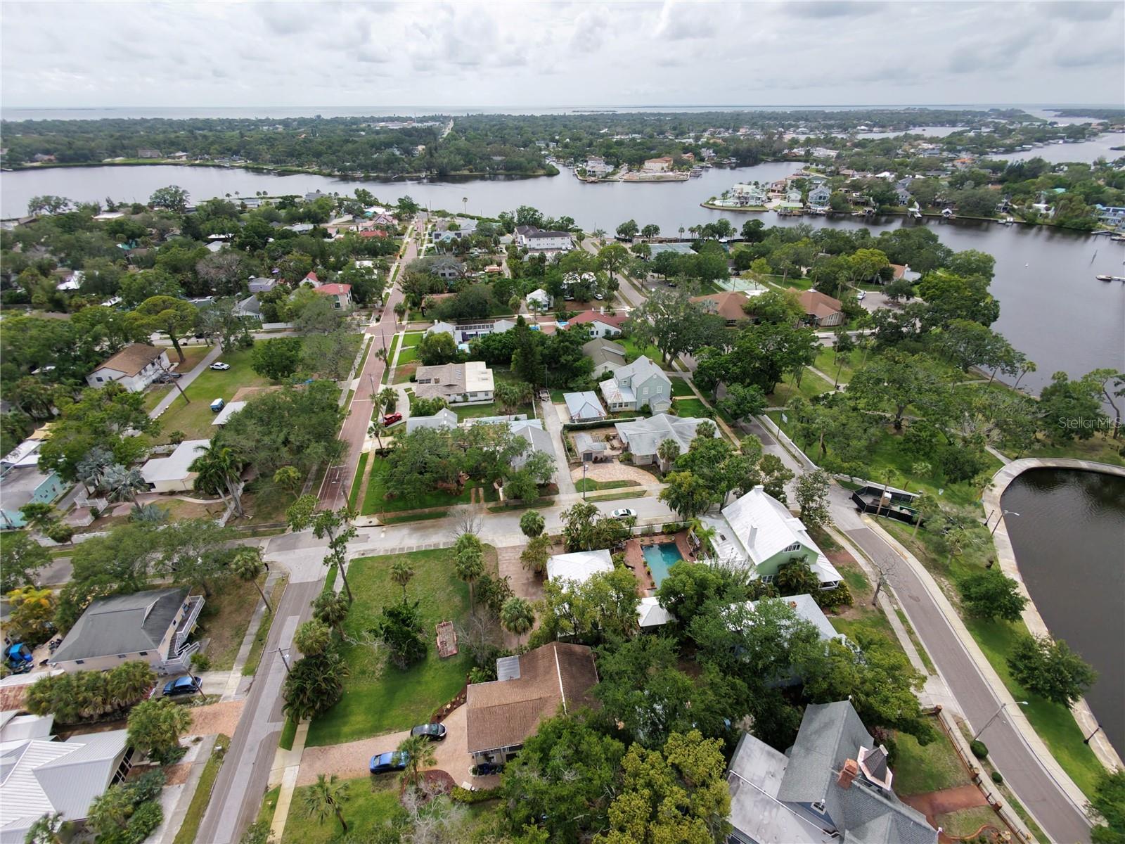 Lemon St, Tarpon Springs, FL 34689
