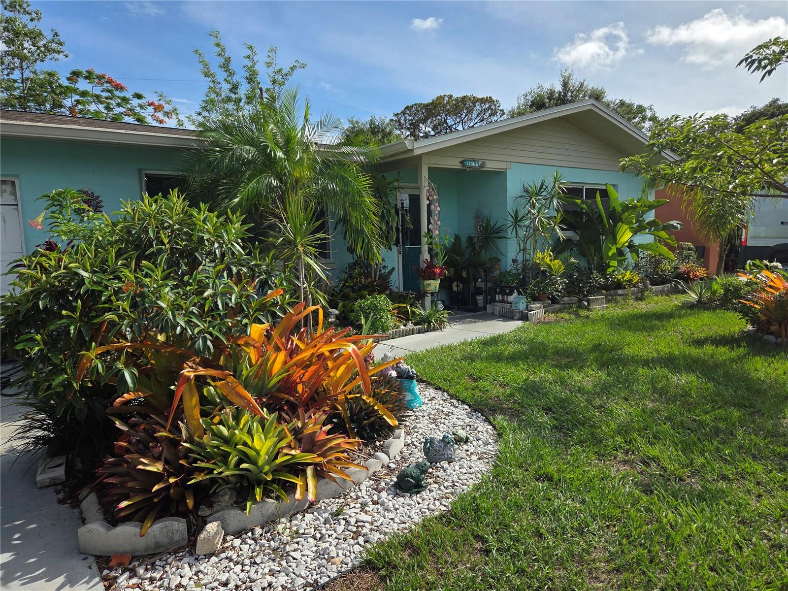 11066 102nd Ave N, Seminole, FL 33778