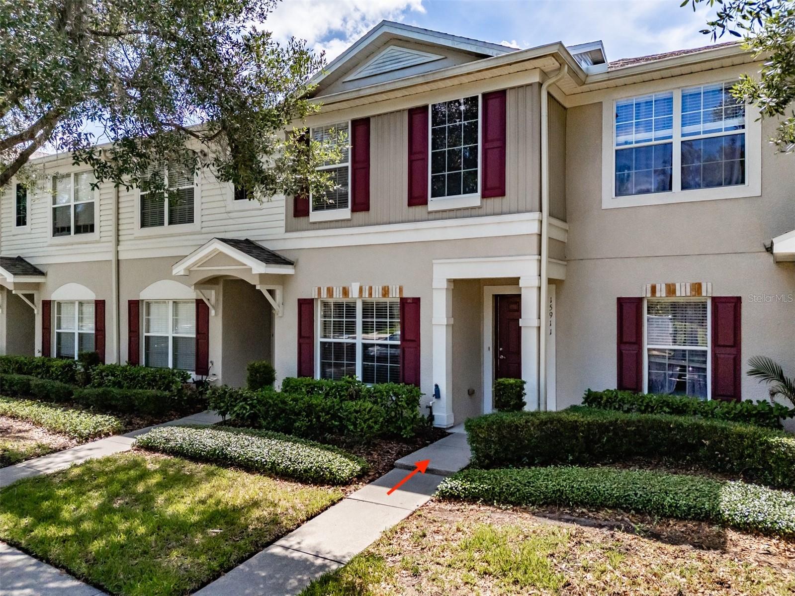 15911 Fishhawk View Dr, Lithia, FL 33547