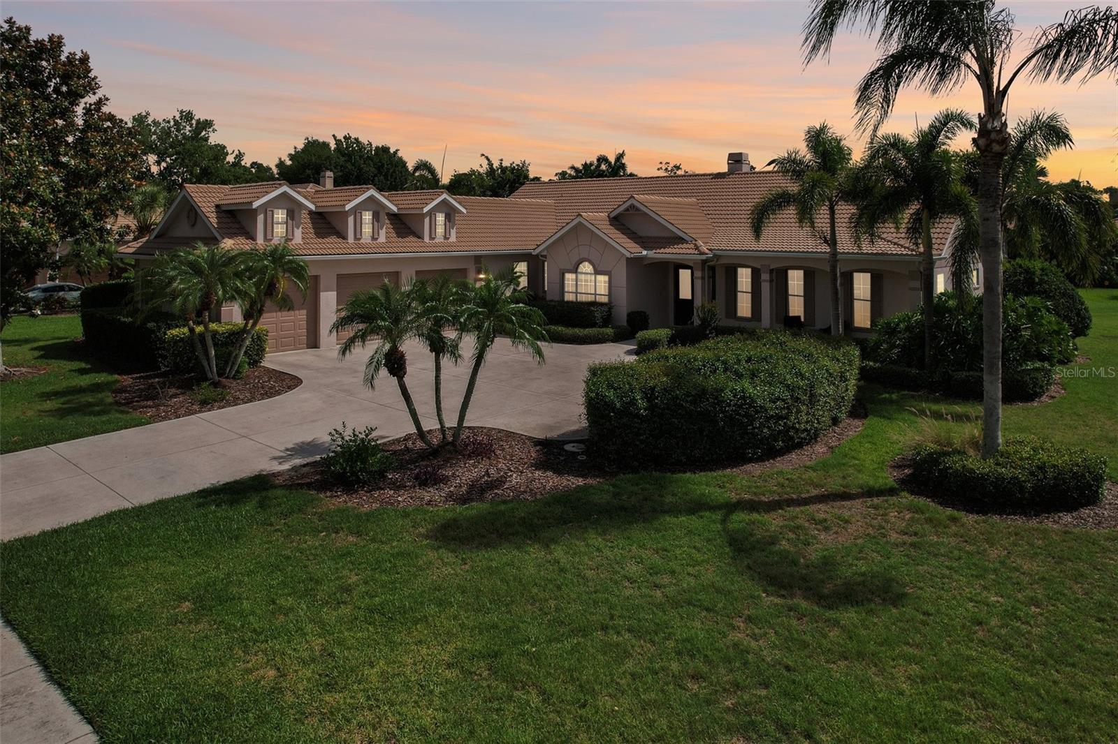 6615 Butlers Crest Dr, Bradenton, FL 34203