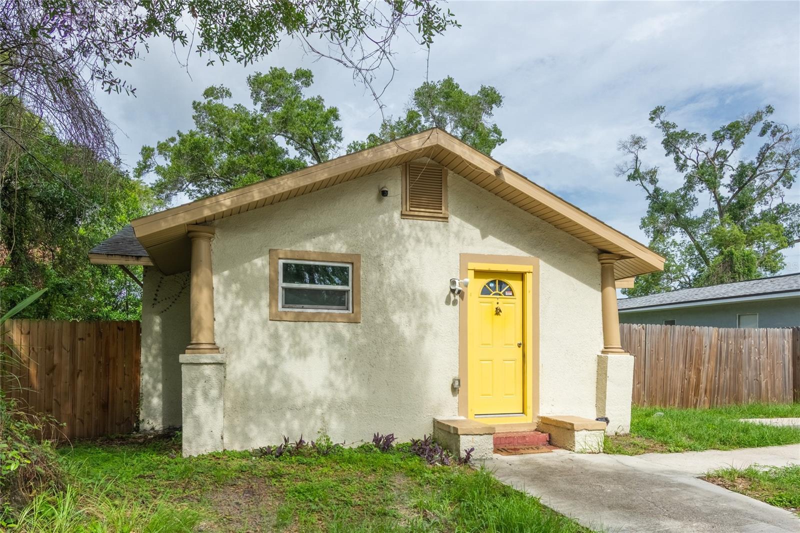 8006 N 14th St, Tampa, FL 33604