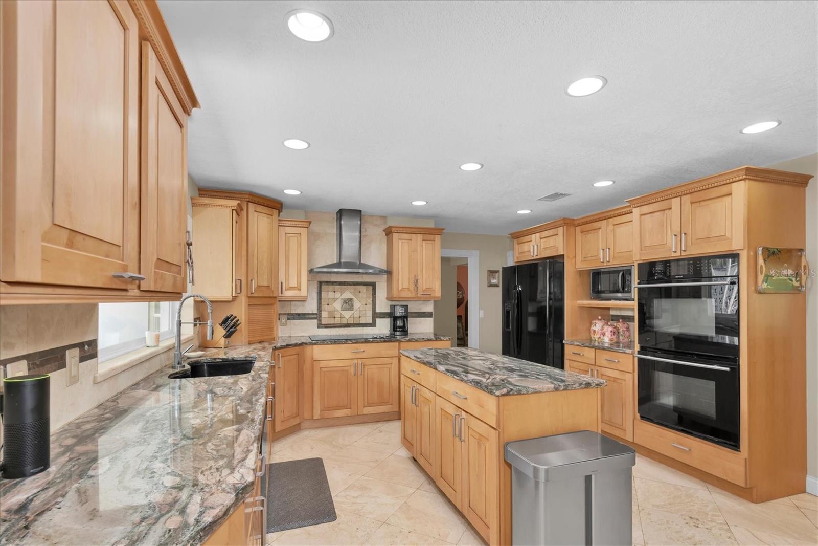 1350 Fairway Dr, Dunedin, FL 34698