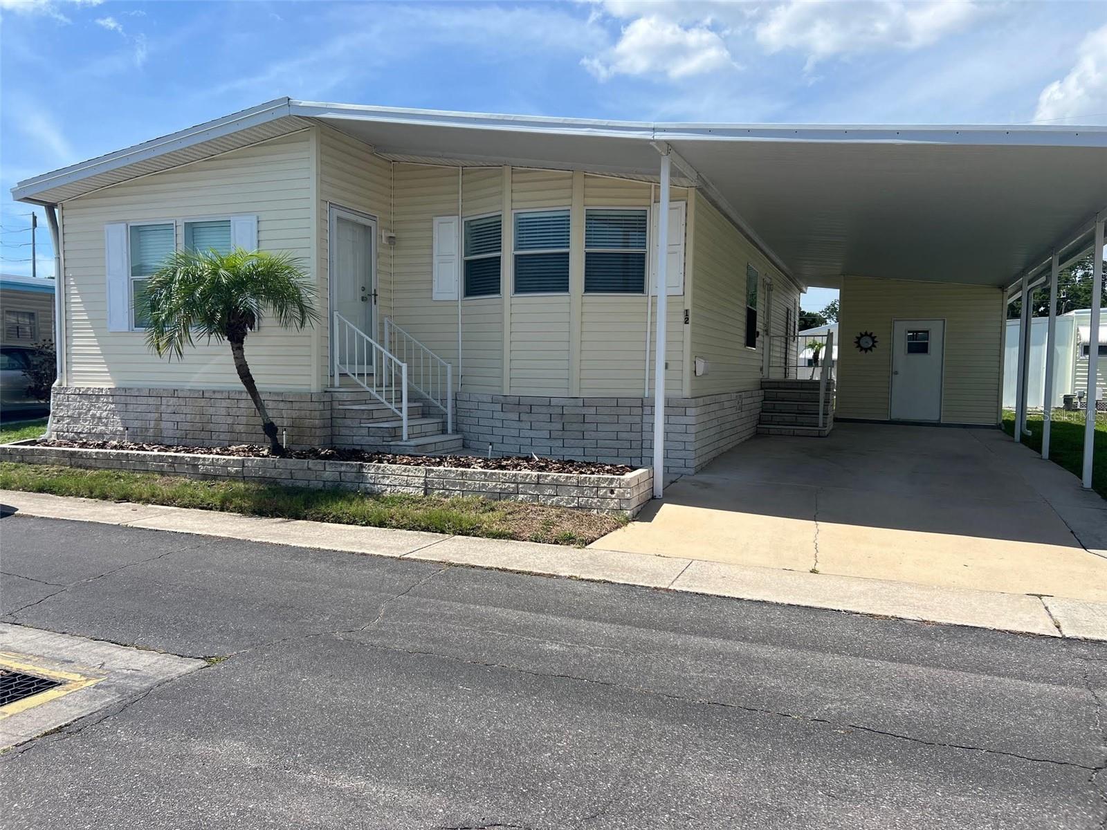 12 Thatch Palm St W, Largo, FL 33770
