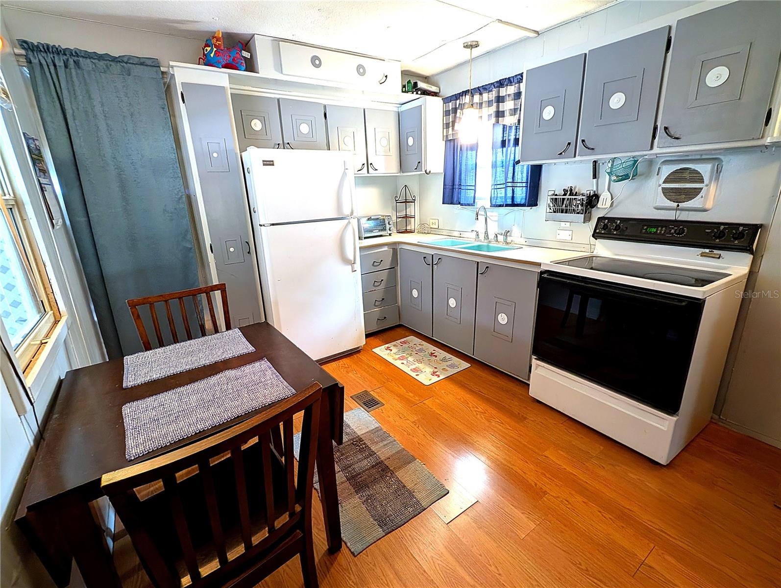 7803 46th Ave N #49, St Petersburg, FL 33709