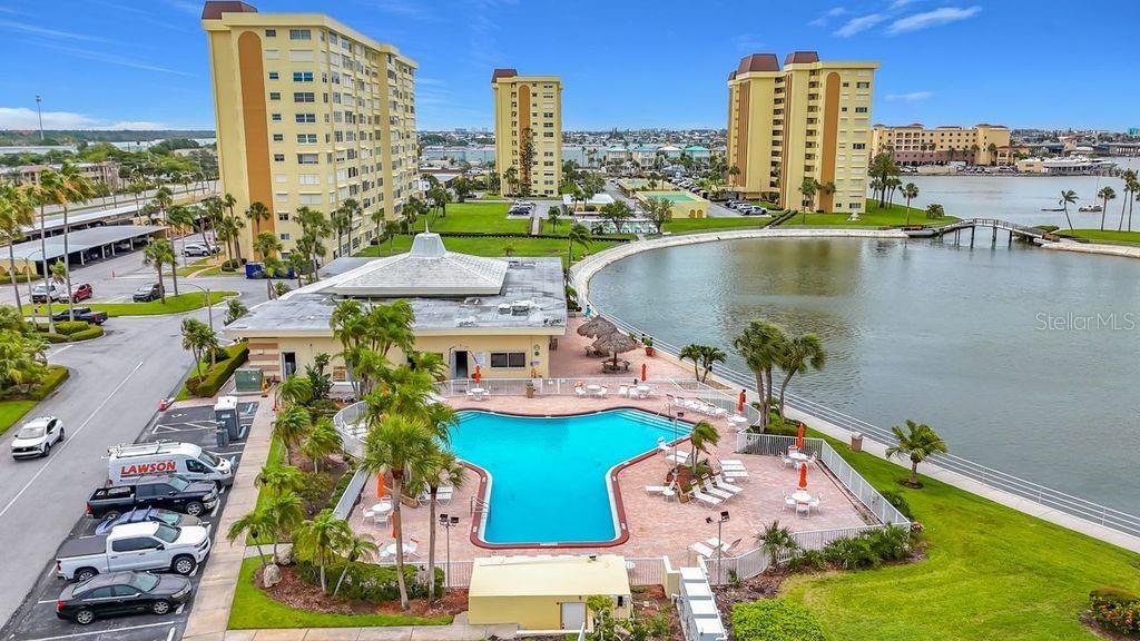 4550 Cove Cir #302, St Petersburg, FL 33708